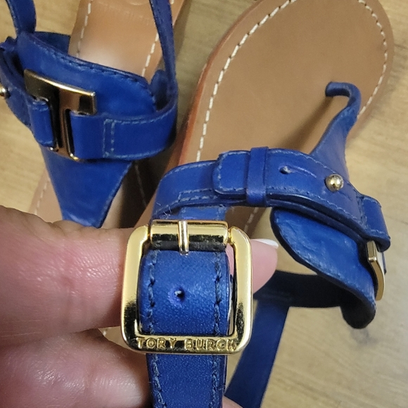 Tory Burch Casey Wedge Thong-Maison Leather Sandals - Picture 4 of 12